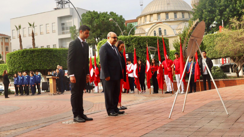 24 Kasım Öğretmenler Günü Atatürk Anıt Meydanında düzenlenen törenle kutlandı.